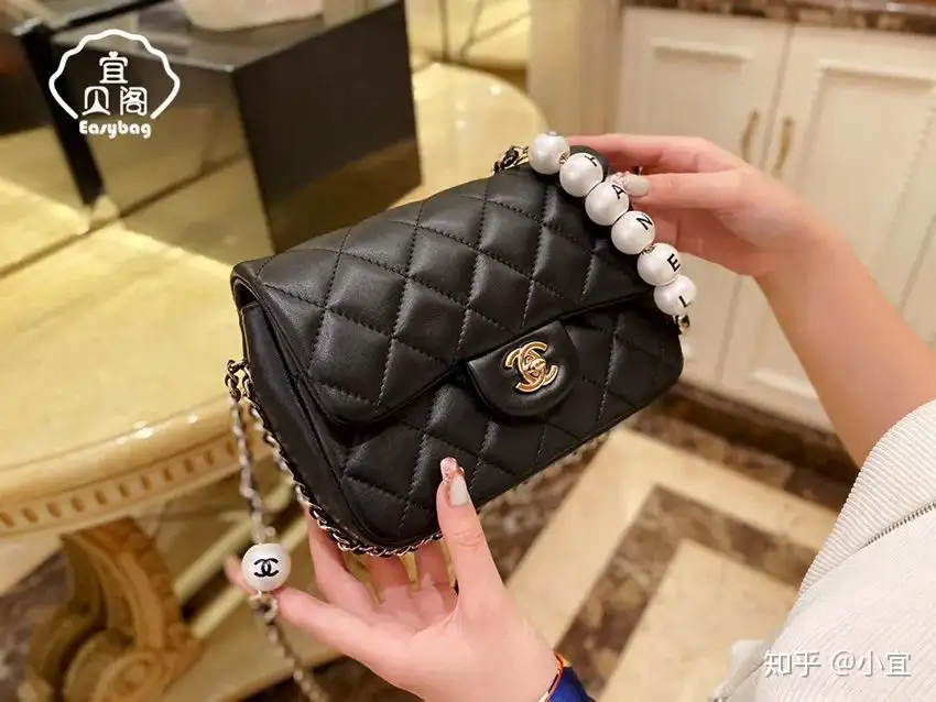 当Chanel经典口盖包戴上珍珠——香奈儿2020早春新品珍珠链条包- 知乎