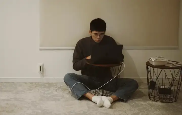 Vibe Coding爆火，YouWare靠「社区+产品思路」突围