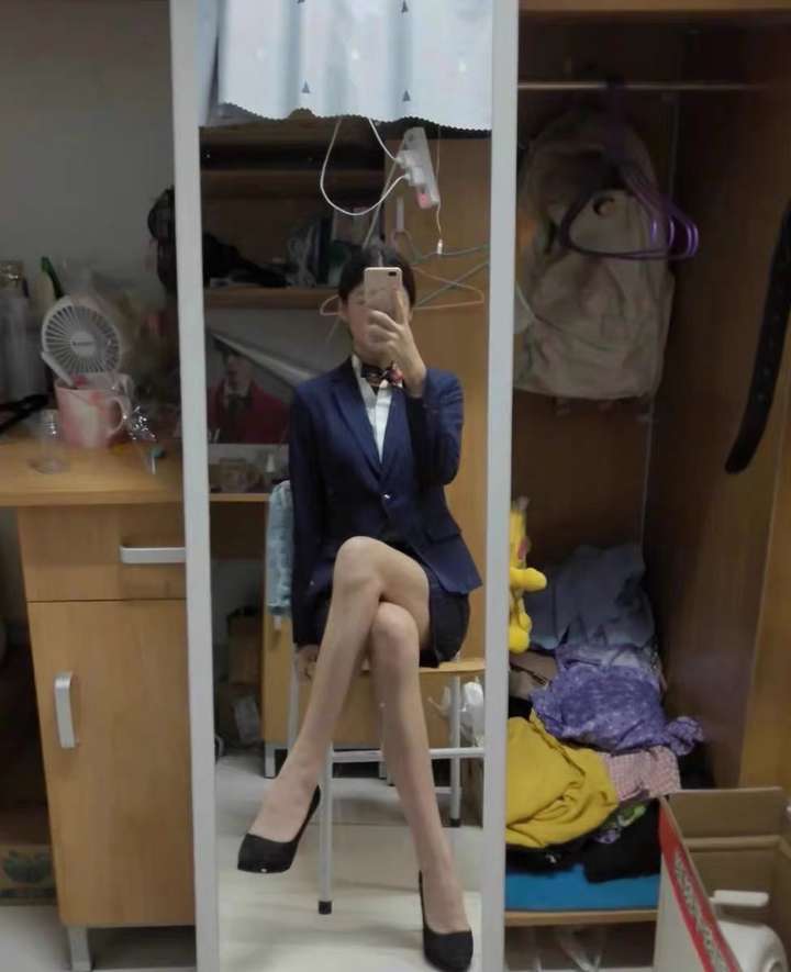 如何看待大学生穿高跟鞋上课?