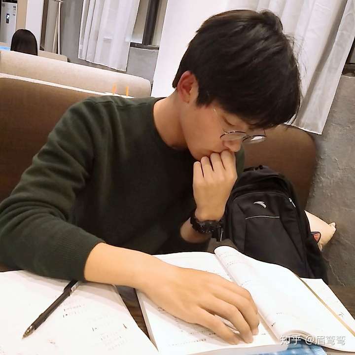 有一个特别帅的男朋友是种怎样的体验?