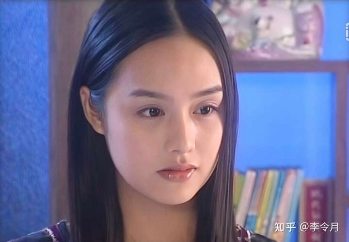 有没有哪些露额头好看的女星?