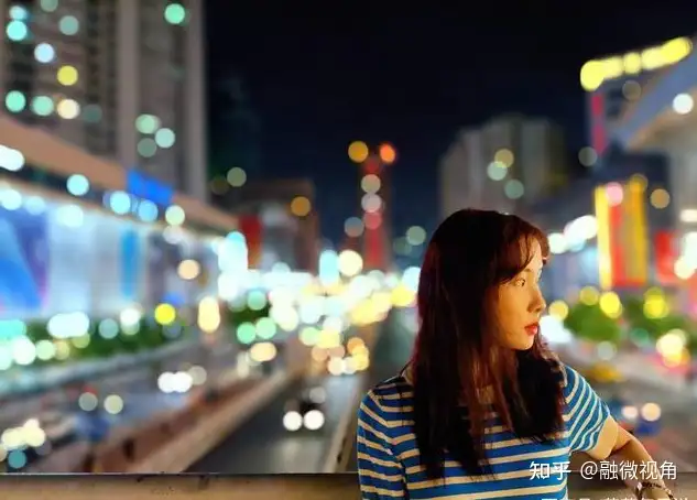 奖项砸出来的谋女郎，最近操作有点迷，和范伟上演“爷孙恋”？