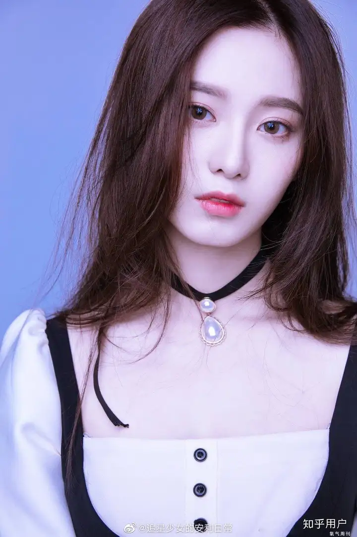 黄子韬和他旗下的艺人徐艺洋关系一般吗……总觉得她们关系不一般?