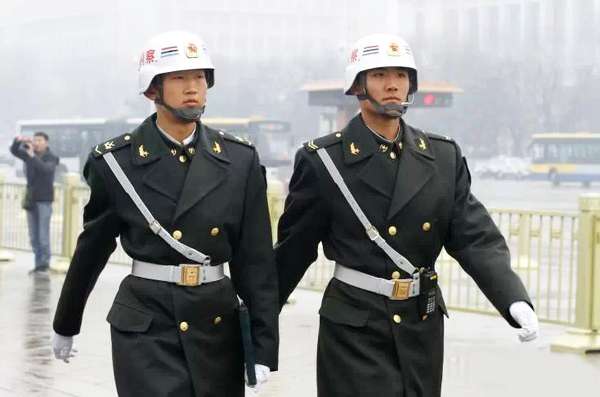 中国人民解放军宪兵图片