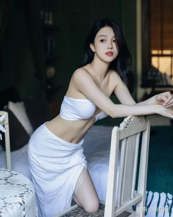 前YY主播佑徒倩倩crissielee——97cm的性感翘臀 Instagram-第3张