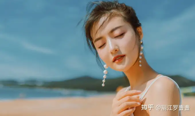 去云南玩一个星期报团多少钱?