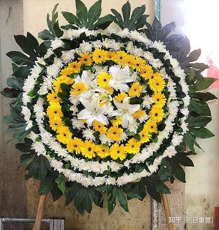 祭奠死人用什么花 拜祭去世的人适合用什么花比较好 知乎