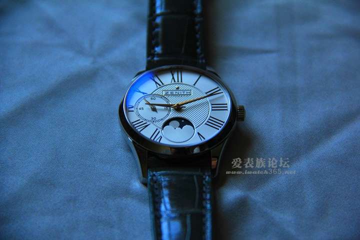 女生第一只机械表卡地亚坦克还是欧米伽ladymatic?