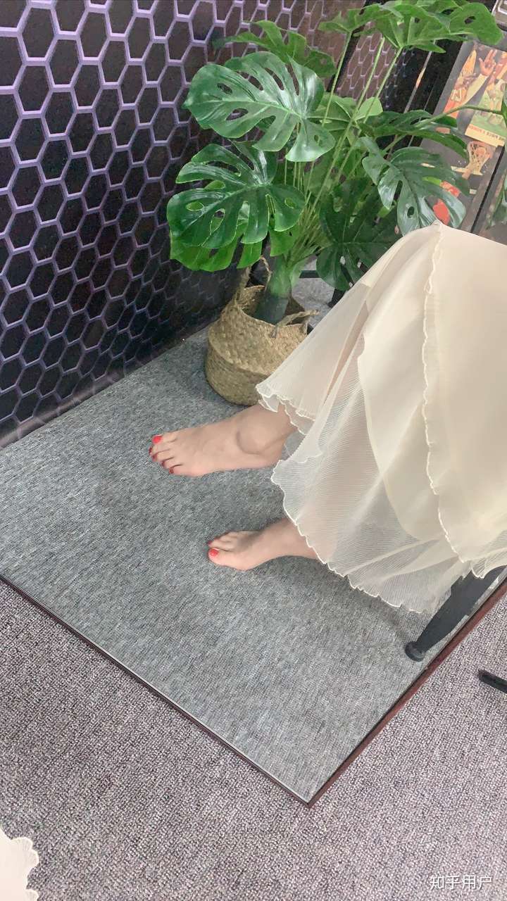 女孩子有双特别小的脚是种怎样的体验