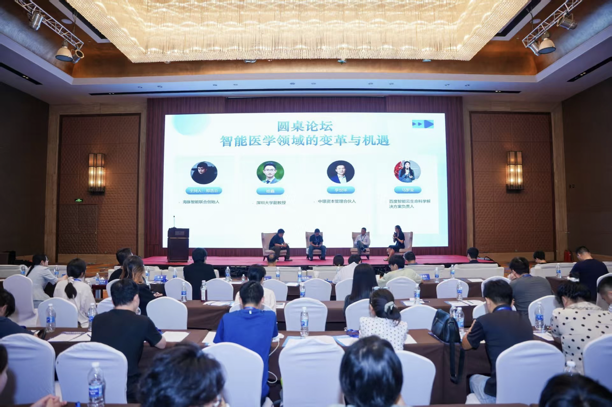 深度｜海豚智能发布超声多模态大模型，百度百舸为“看懂超声”注入核心算力引擎