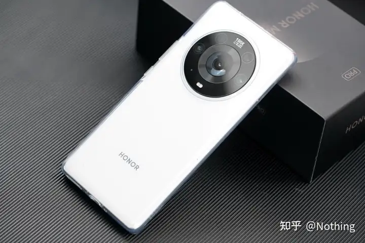 荣耀Magic V太亮眼，为新机让路直降1300，荣耀经典旗舰不再坚挺