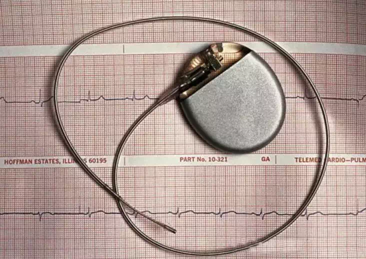 广义上讲,体内除颤器(icd)是起搏器的一种.