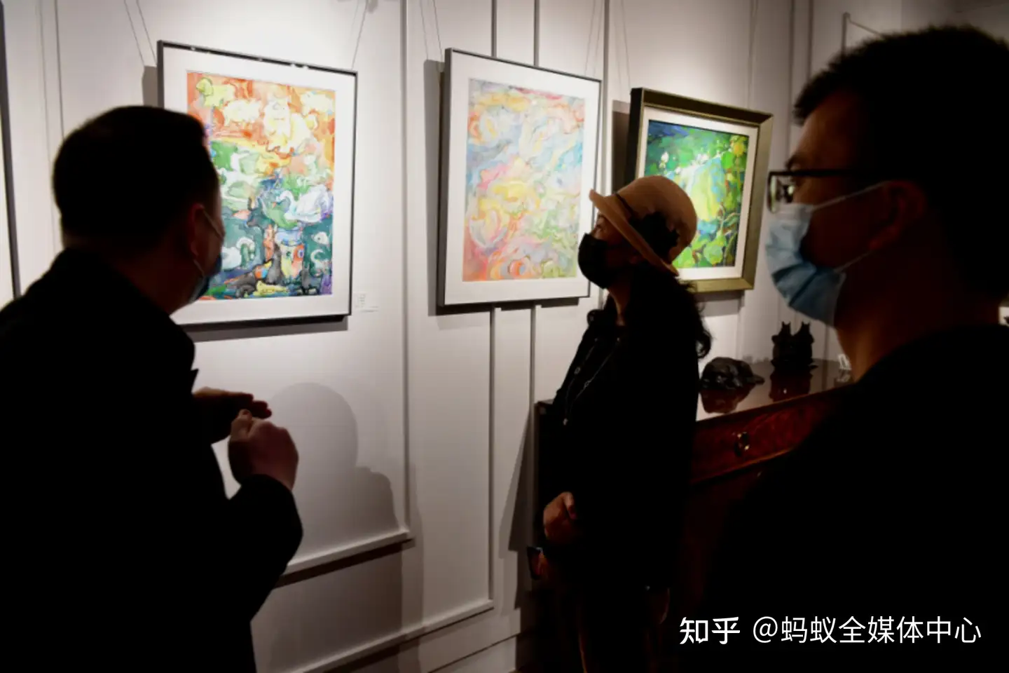 先锋全媒体专题|色彩的自然和生命，1987独立艺术家联盟携画作深圳首展