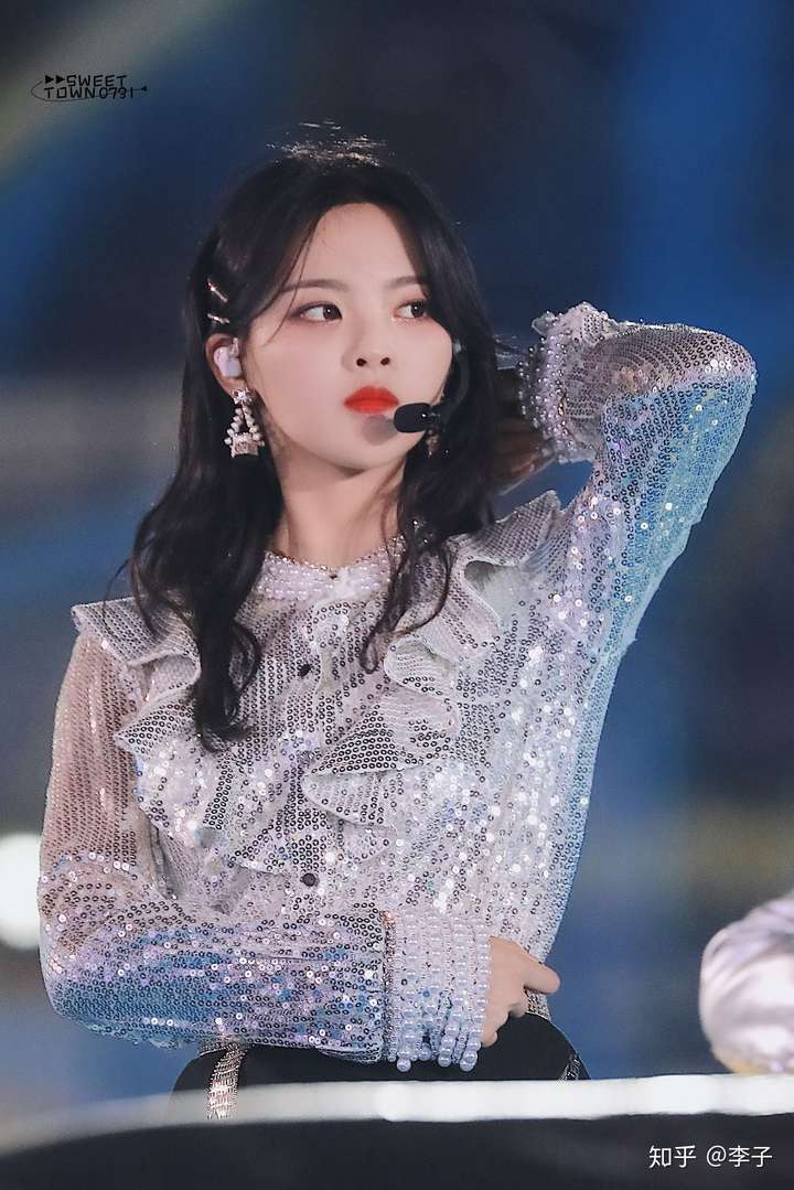 如何评价杨超越在湖南卫视2020跨年演唱会上的表现