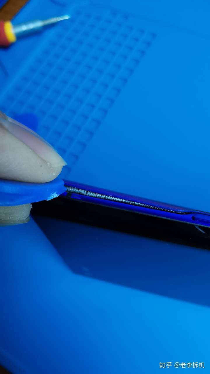 最新:荣耀30 Pro图文拆机图解分享 数码拆机百科 第4张-巨头拆机测评网 最新:荣耀30 Pro图文拆机图解分享 数码拆机百科 第4张