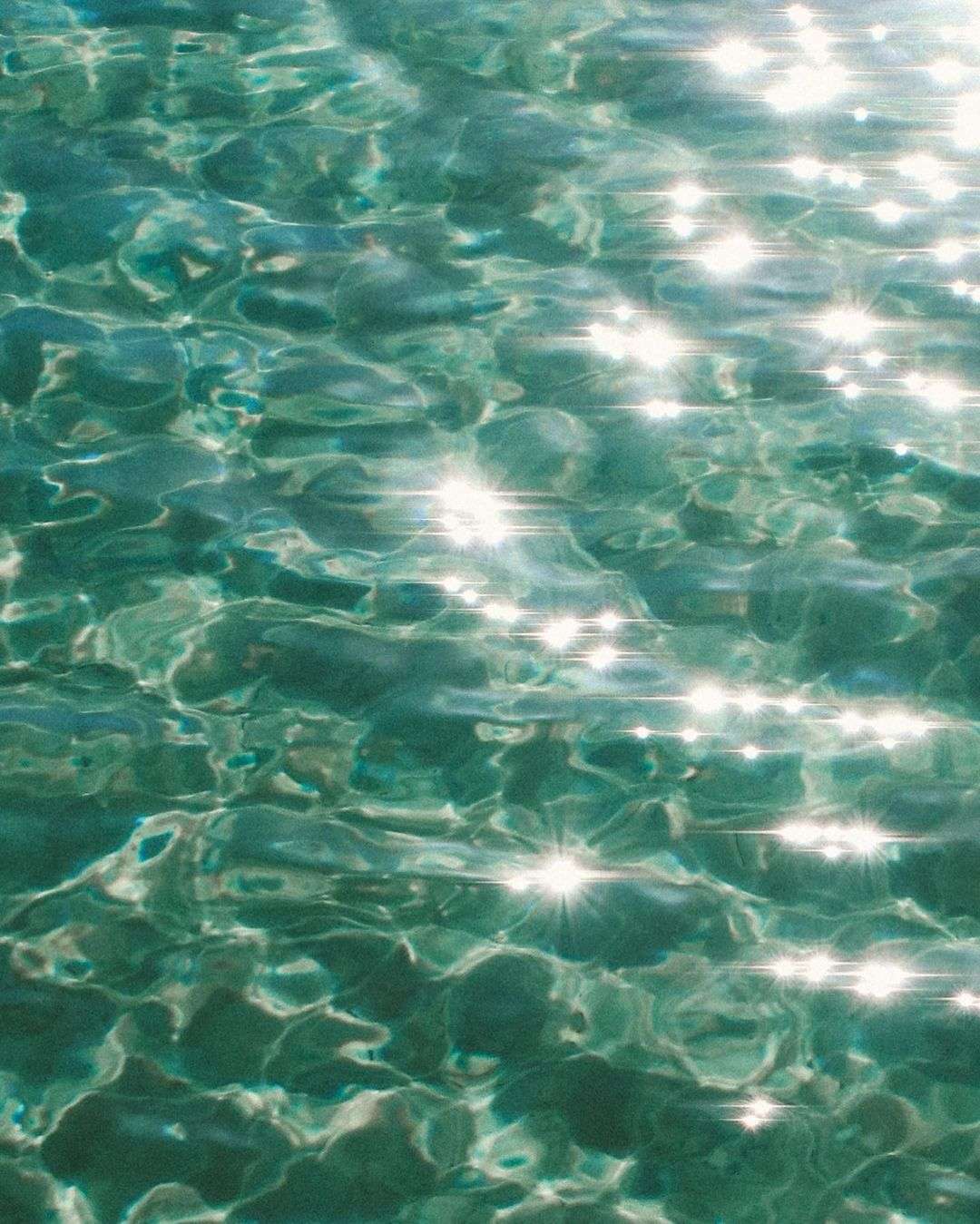 玩转手机摄影 的想法: 喜欢波光粼粼的海面,因为那是希望汇集的