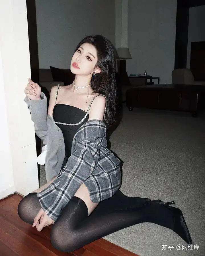 INS美女 | 大长腿小姐姐，还是服装品牌主理人 Instagram-第7张