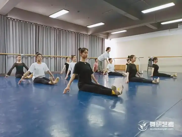 舞蹈生五一假期出游记：舞研5日“观光之旅”，原来他们都在......