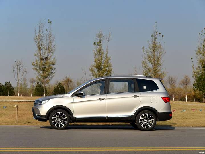 开瑞k60外观时尚整体设计不错