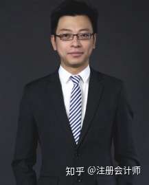 张泉春老师讲课是非常幽默的,不会死板的让学生睡着,针对考生讲解的