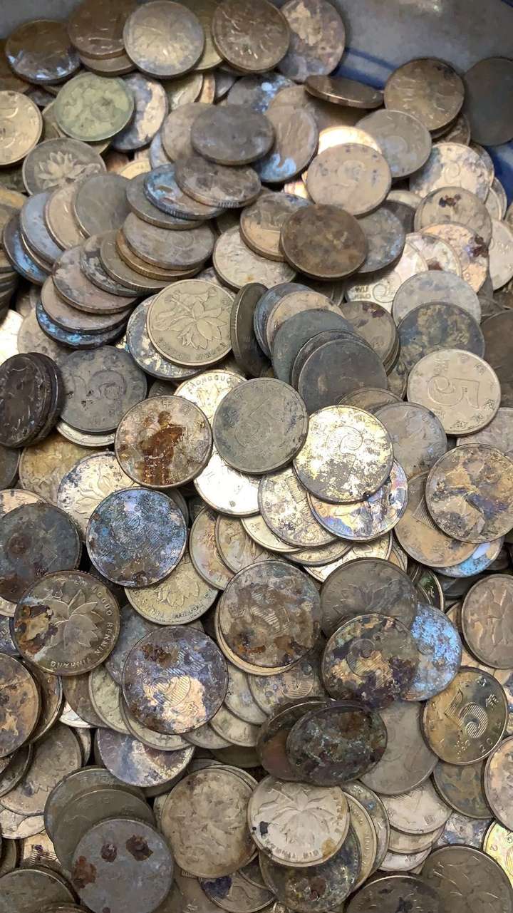 怎么看待抖音博主在星巴克某门店用硬币支付,遭到拒收的行为?