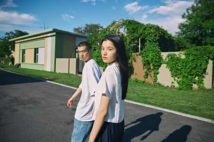 张婧仪周游终成眷属同穿白衣拍写真效果尽显初恋味道名门泽佳