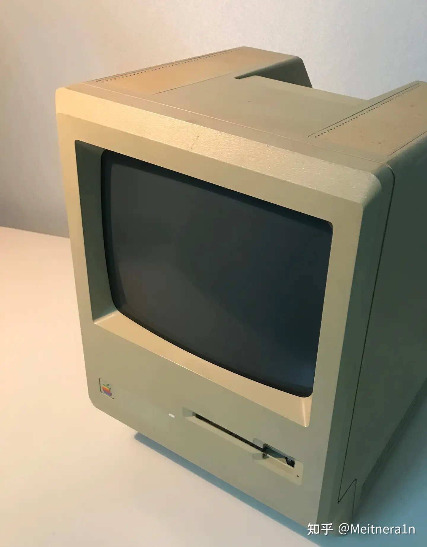 Macintosh 512k —— 为什么1984不会变成《1984》 - 知乎