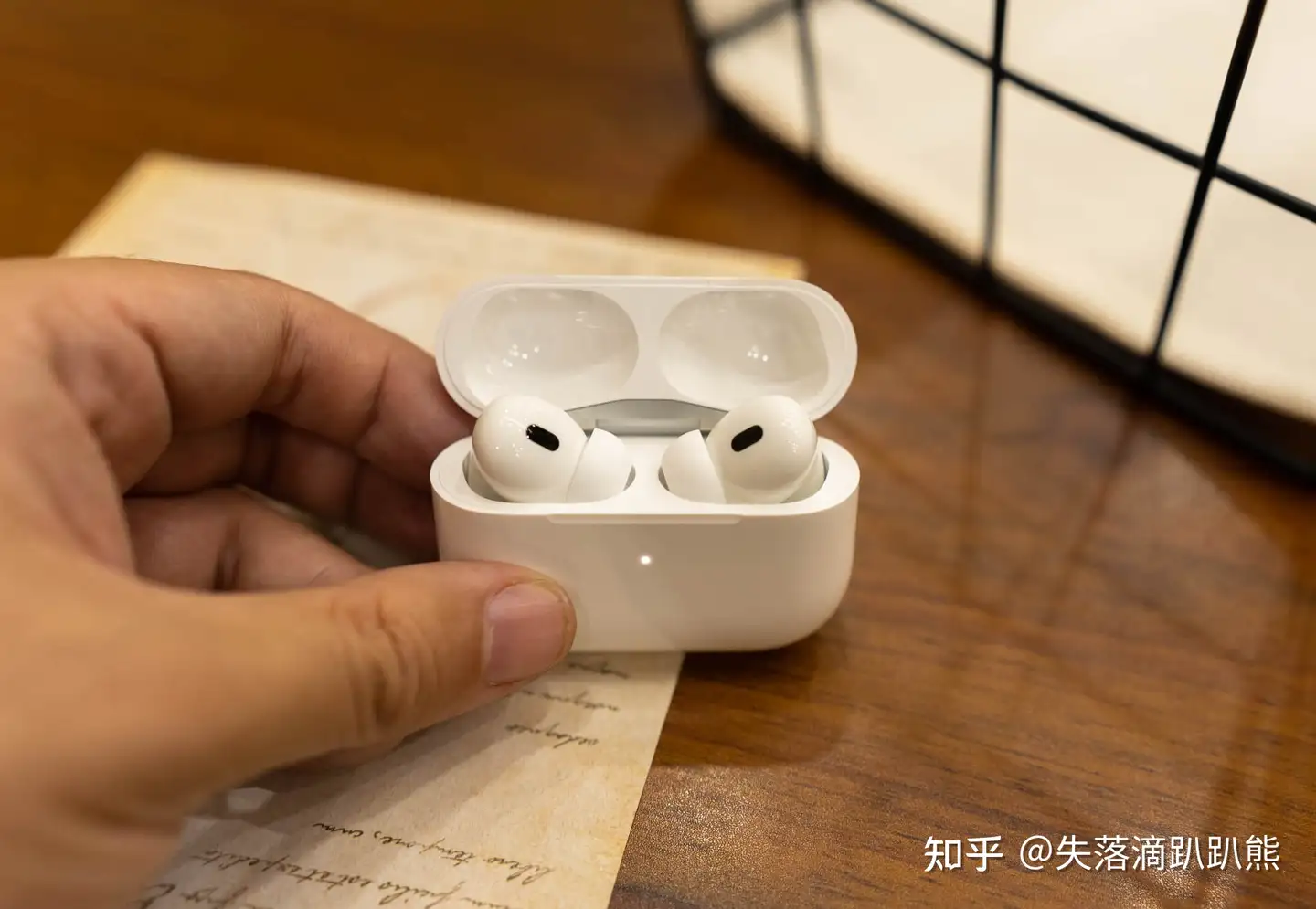 AirPods Pro2体验评测：使用体验尚佳，品控依然拉胯？ - 知乎