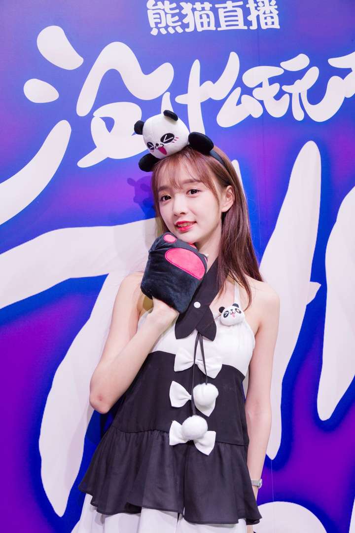 2017 年 chinajoy 有哪些值得一看的漂亮小姐姐,请上图?