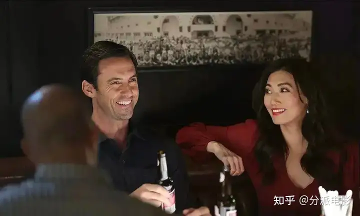 美剧《枕边人》骗子和探员的终极拉扯,性张力拉满!