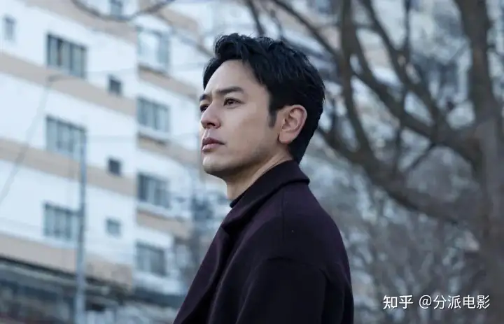 《某个男人》没有大尺度,依旧是日本年度最佳!