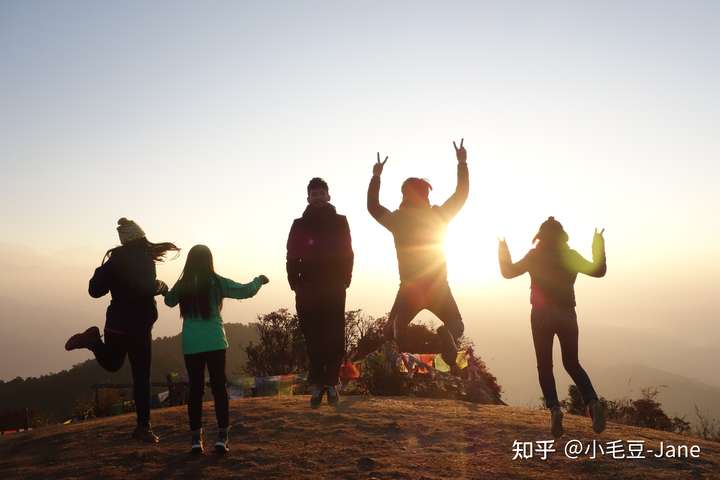 相比之下,一个人的旅行和朋友旅行你更喜欢哪种?