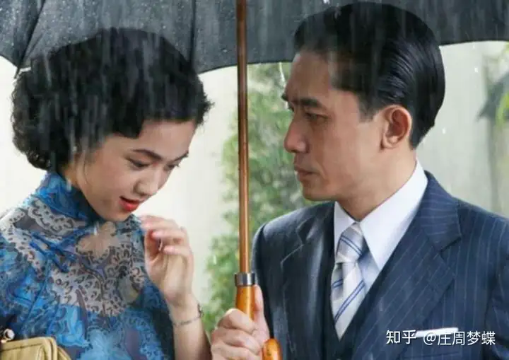 金星曾问刘嘉玲：听说你炒楼赚8亿身家？刘嘉玲说：我何止8亿？