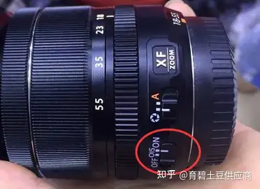 请问富士相机xa2怎么打开闪光灯