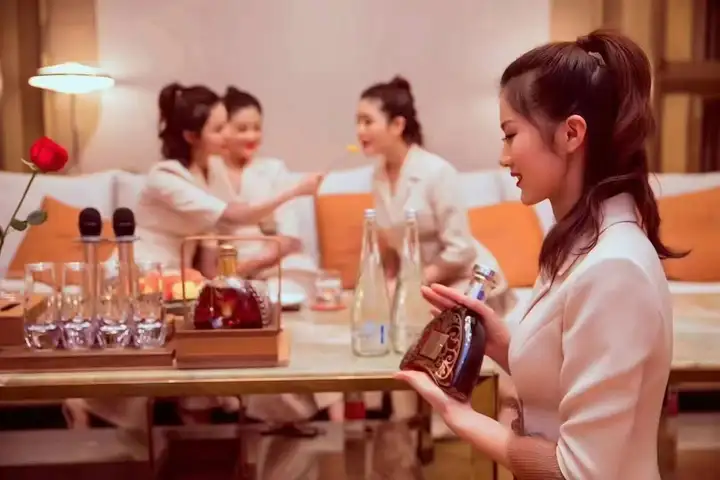 量贩式ktv是什么意思（量贩式KTV和商务KTV夜总会有哪些区别？）丨量贩式KTV未成年能不能进