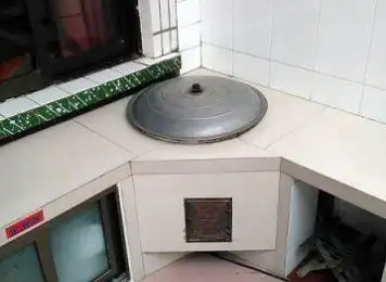 农村还再装暖气?浪费,如今这种新式灶台,做饭取暖都能用,真牛