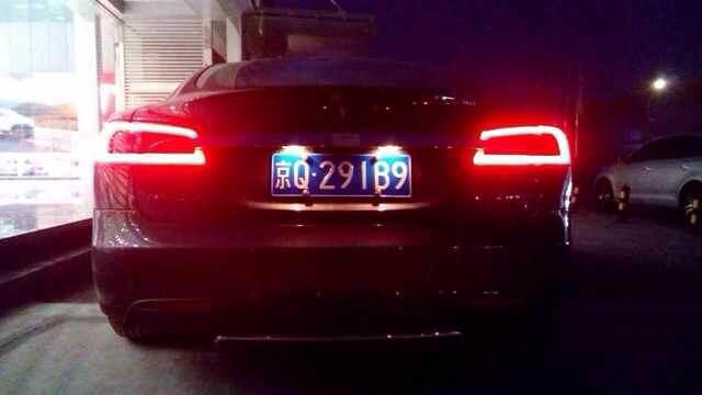 为什么特斯拉股票在 2014 年 2 月 25 日突然大