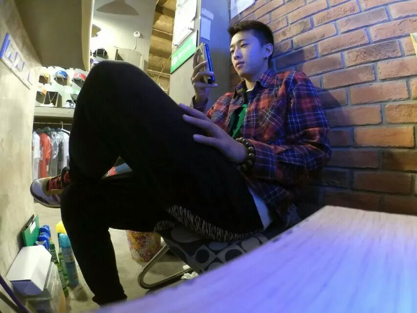怎么夸男生的长相 827c8f858ef388597047d3bb8693e283_r.jpg