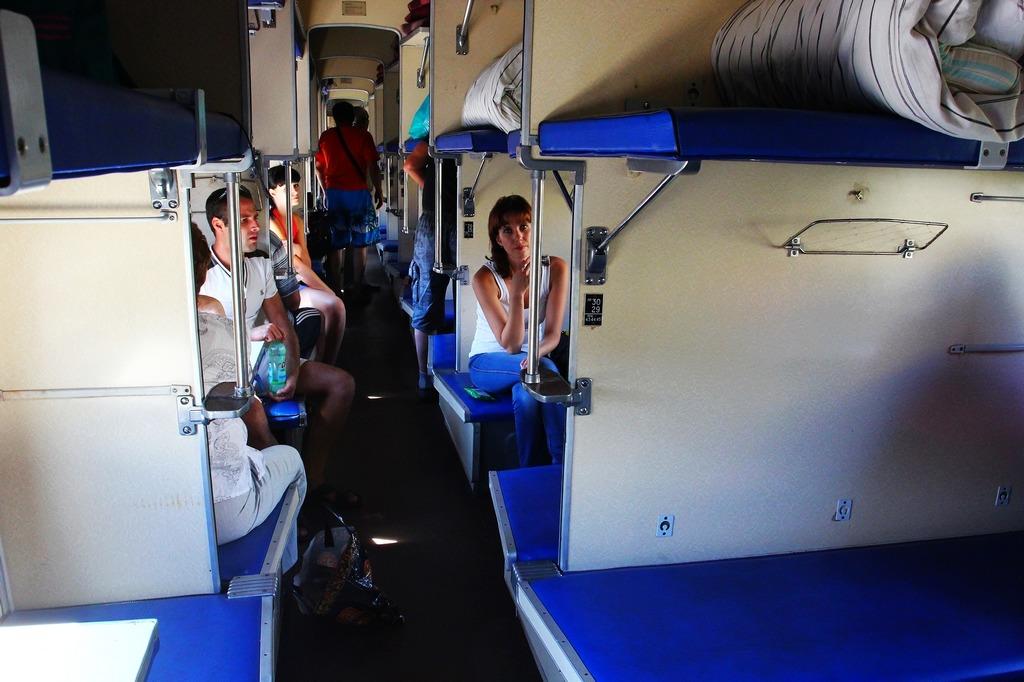 火车的卧铺能否设计成与铁轨平行状?