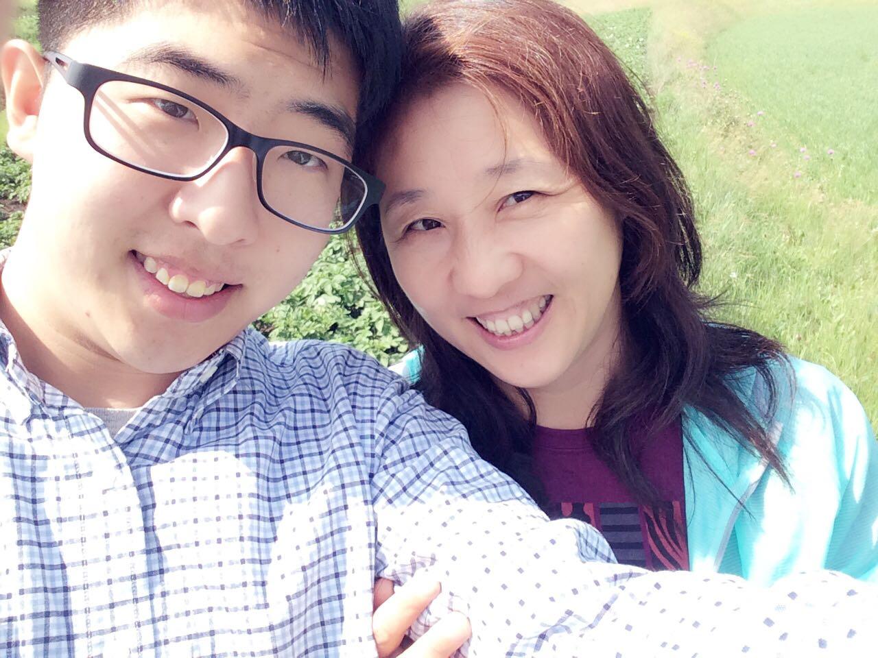 有哪些拍照姿势适合跟父母一起?