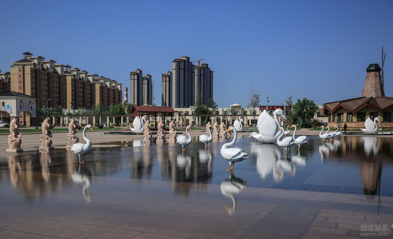 8月旅游火热的天气需要热情的你