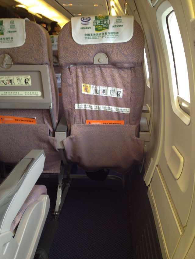 国航这种321的飞机理论上不应该挂头等舱卖,因为座椅水准没达到头等舱