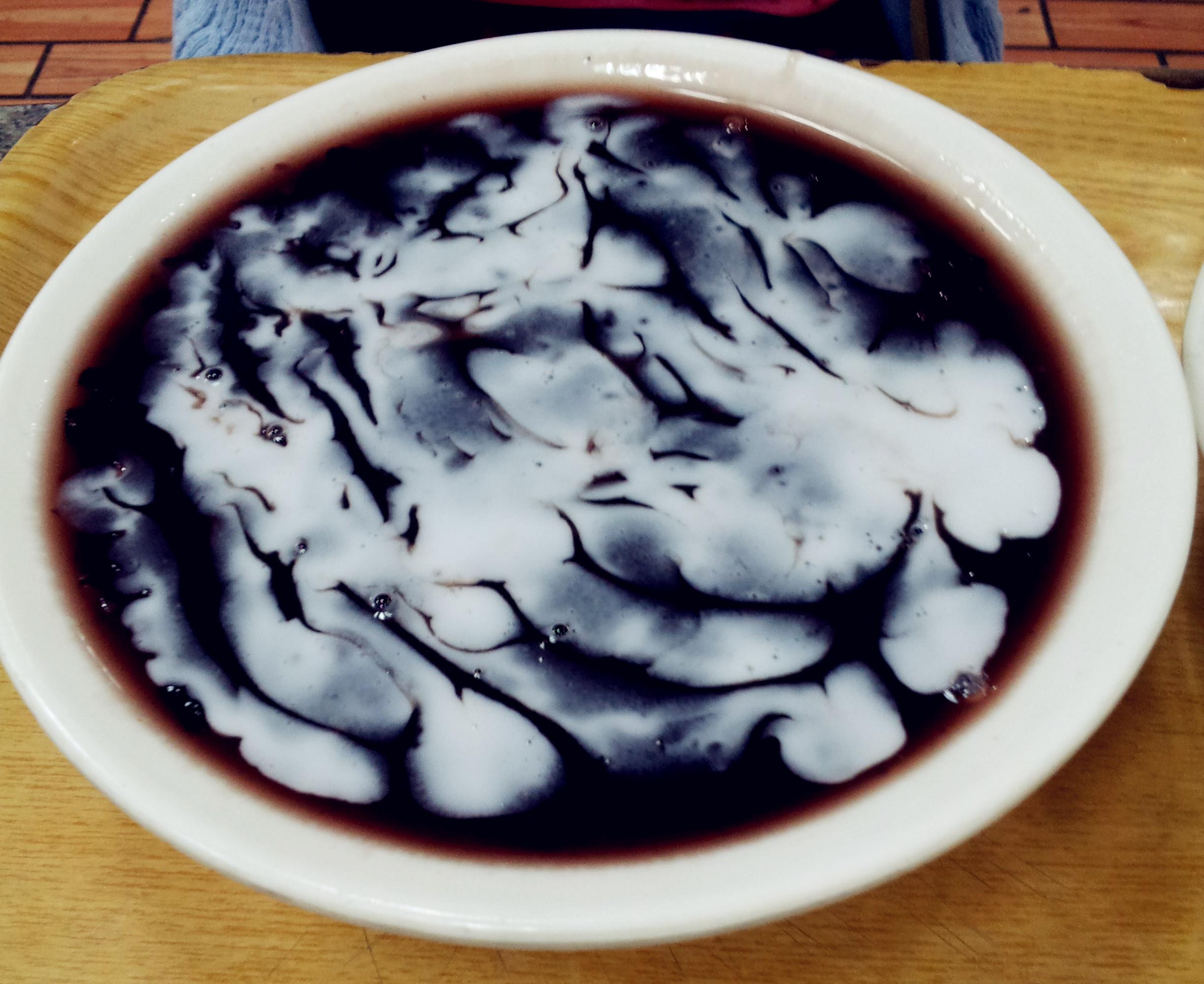 学校大芙蓉食堂的椰汁黑米粥.