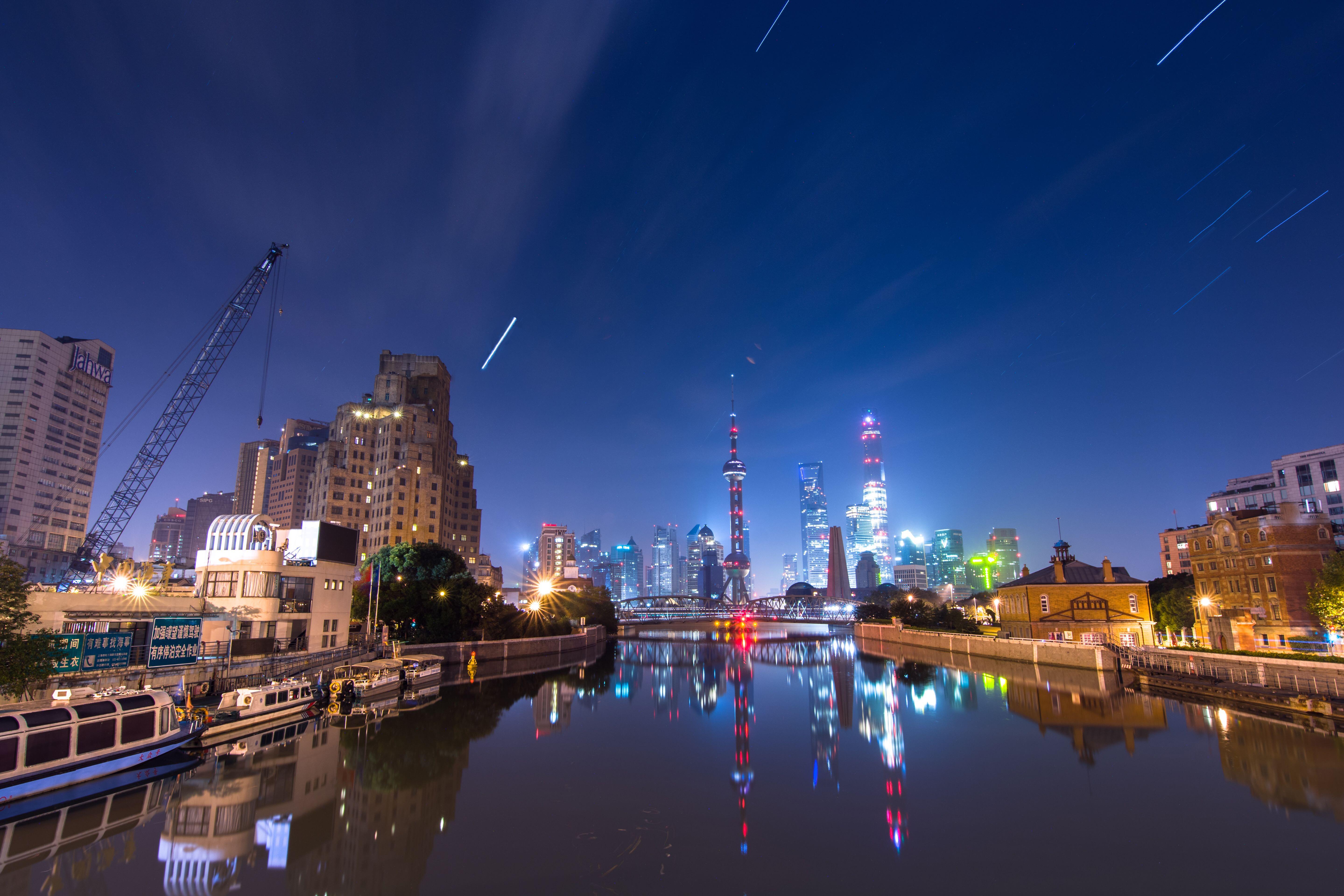 残幅能拍出全幅那种高感高宽容度明亮清晰的照片吗