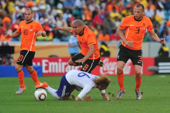 江湖传说,南佩佩,北德容,得二者之一可安天下.但愿此言不虚.