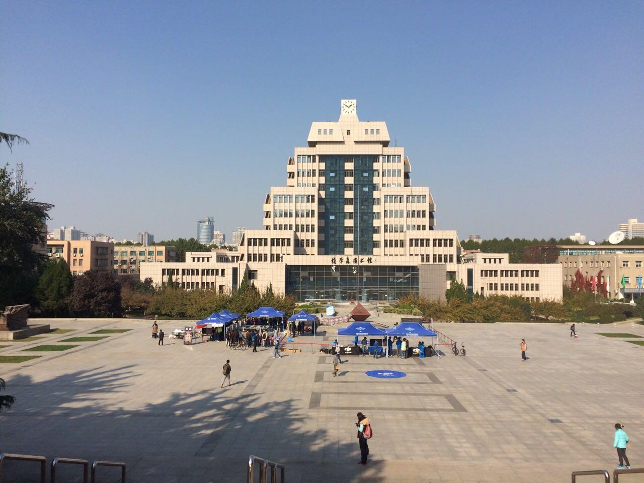 西安交大图书馆南门修很多年是一种什么体验?