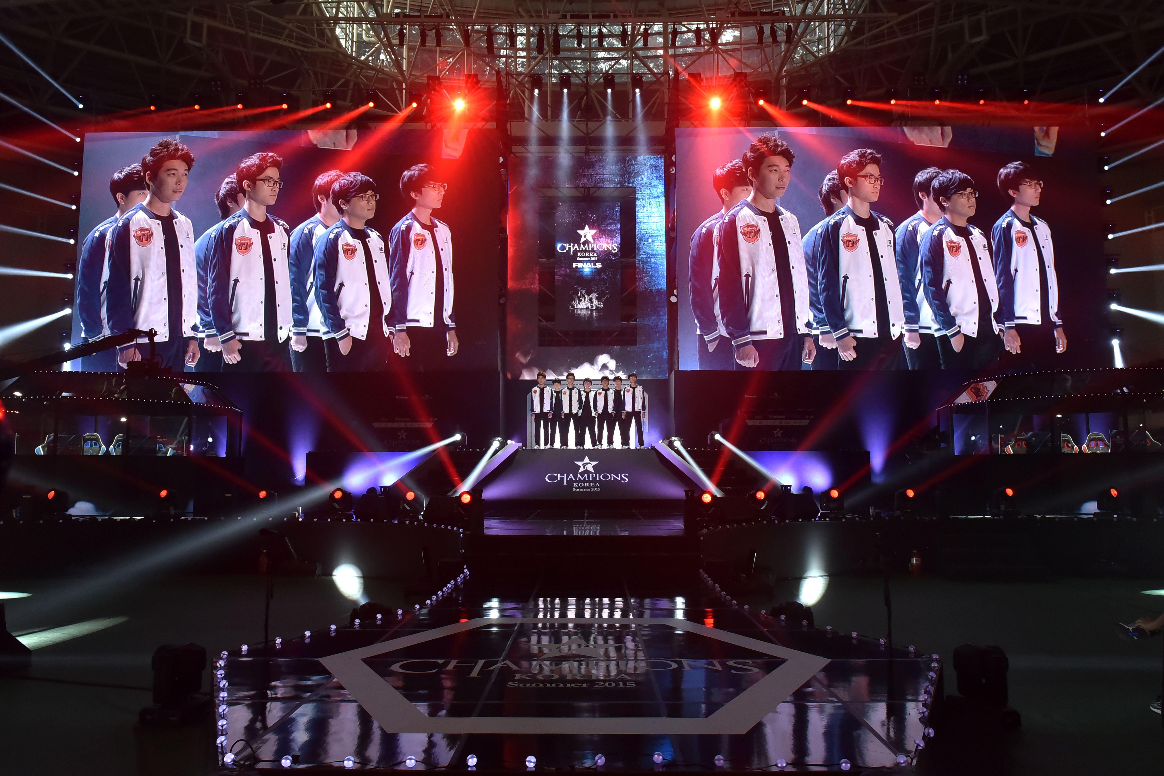 如何看待skt的s5冠军皮肤以及英雄