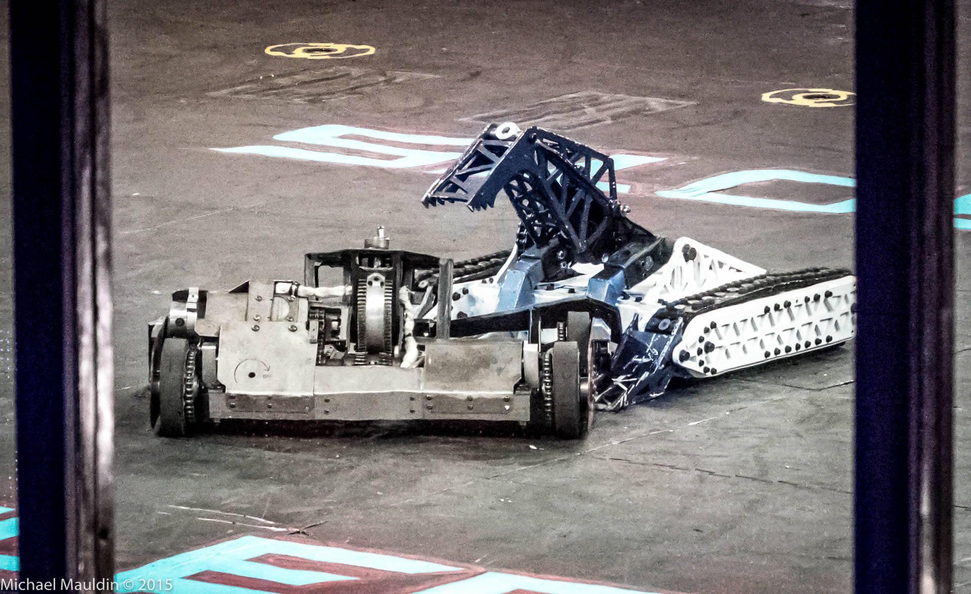 「机器人大战」博茨大战(battlebots)2015 赛季已经结束,大家觉得冠军