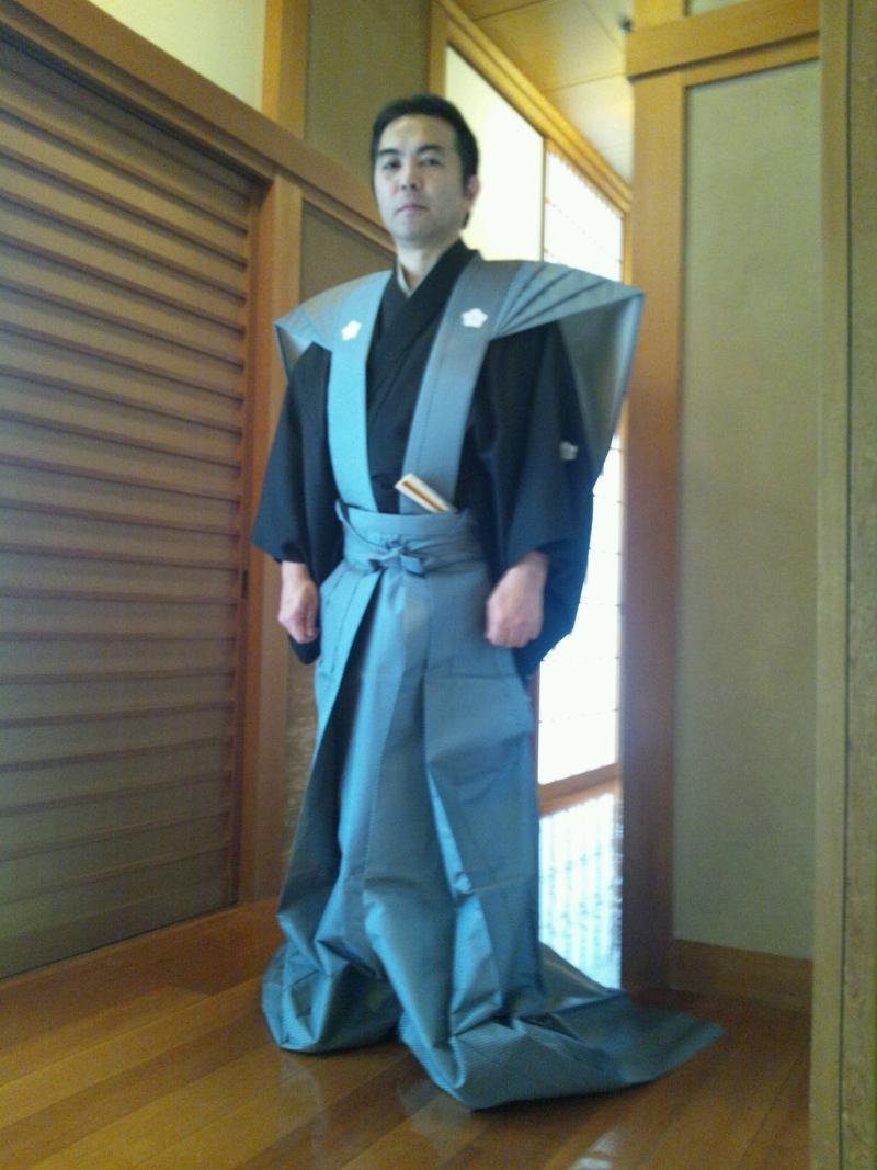 日本古代武士的长裤子是怎么回事? - 知乎