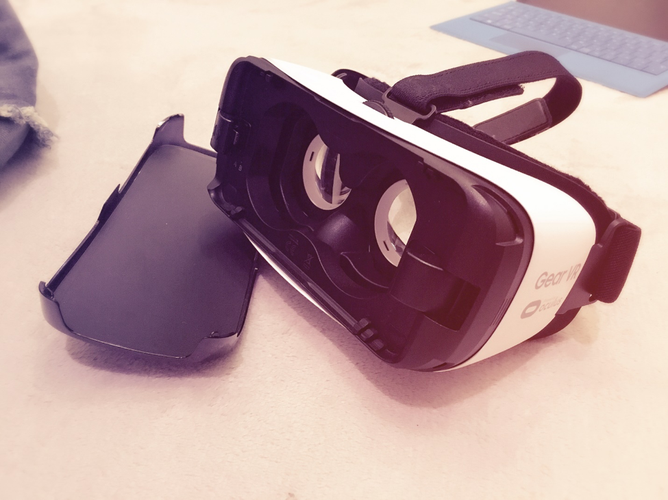 vr眼镜干啥用的 95b056896bbc68027277cf16d8b0cb72_r.jpg